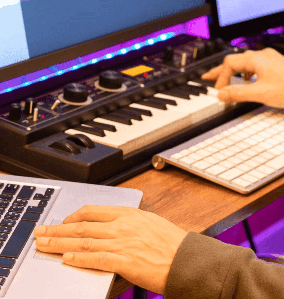 Can Artists Sell Their Music Digitally with No Fees?