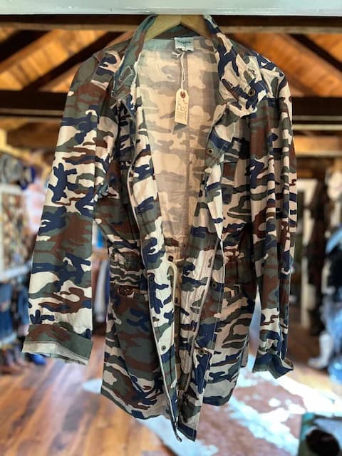 Vintage Camouflage Jacket (Size LG/XL)