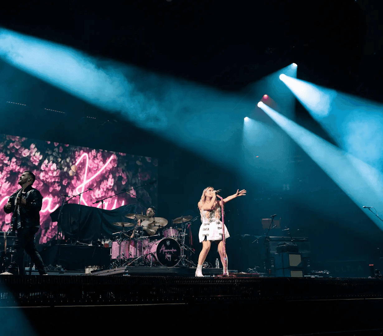 How to Reach a Worldwide Audience With Online Music Sales