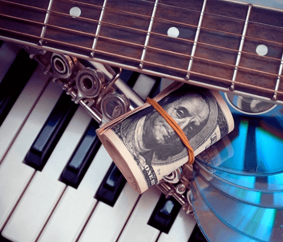 The Ultimate Guide to Selling Music Online and Building a Fanbase
